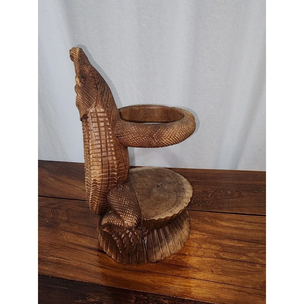 Vintage kitsch‎ Carved Wooden Alligator Bottle Holder Wine